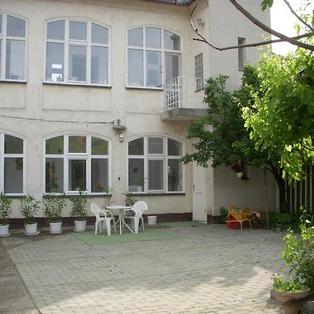Garden Szivarvany Utcai Vendeghaz Szeged Exterior photo